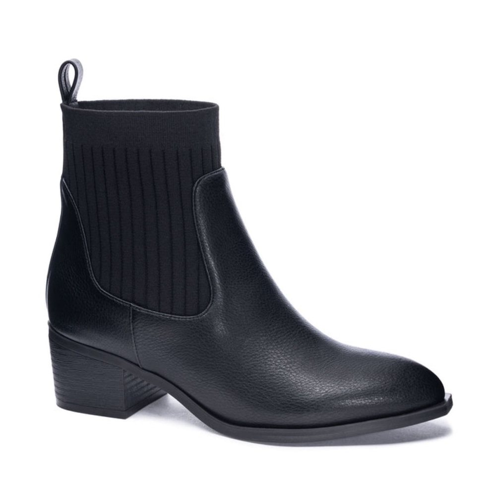 Core Casual Bootie Chinese laundry size 6